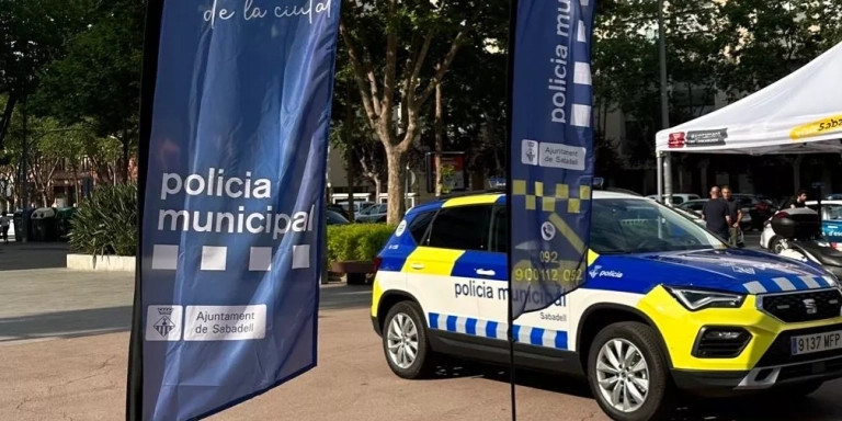 Un coche de la Policía Municipal de Sabadell / TWITTER