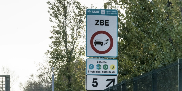 Indicador de la ZBE en Barcelona / AJ BCN