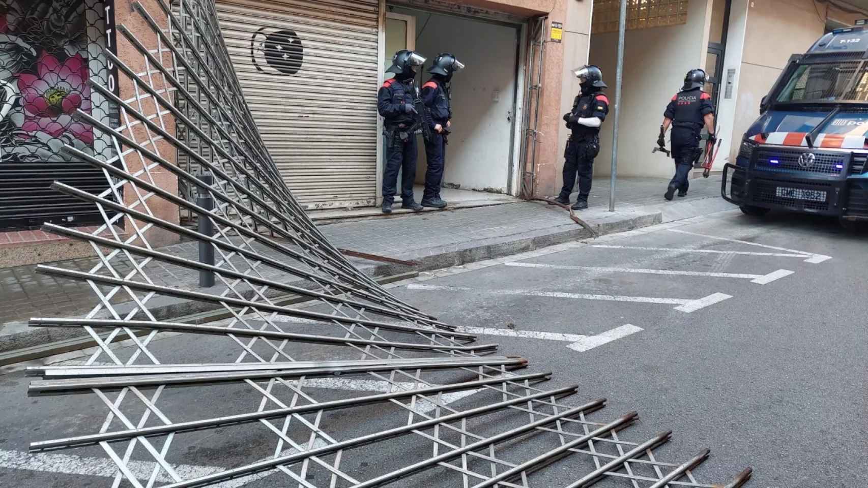 Los Mossos desactivan un local ocupado en el Carmel / MOSSOS D'ESQUADRA