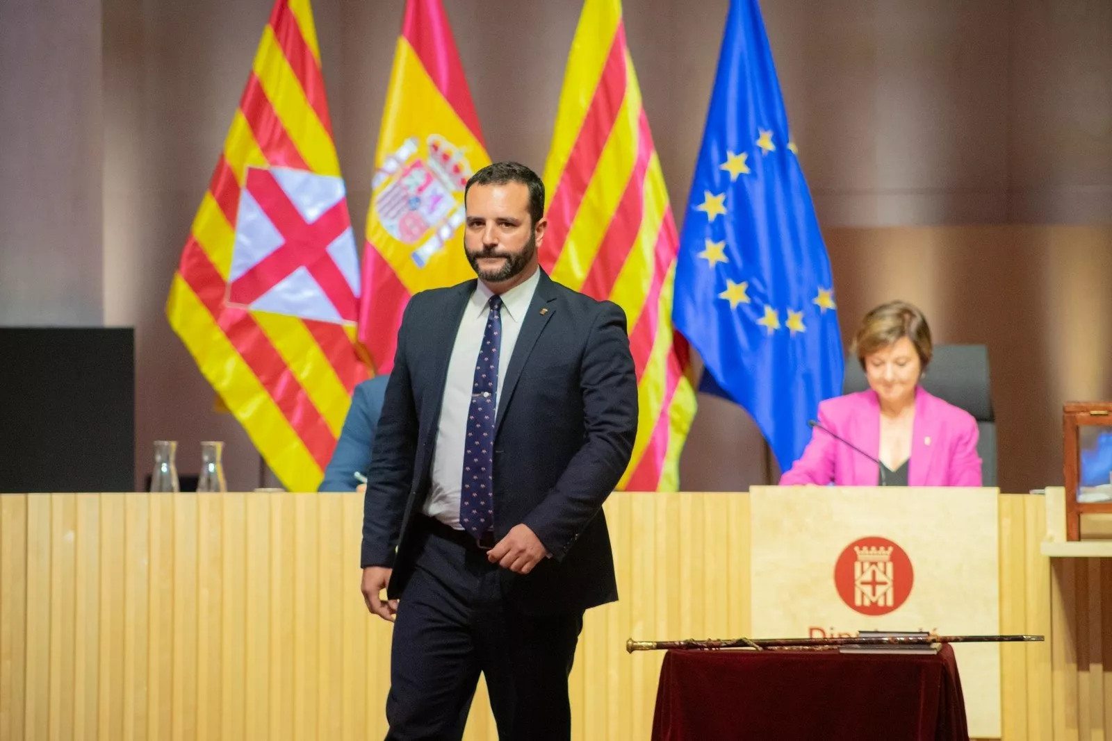 El concejal Jordi de la Fuente recogiendo su acta en la Diputación de Barcelona / VOX SANT ADRIÀ