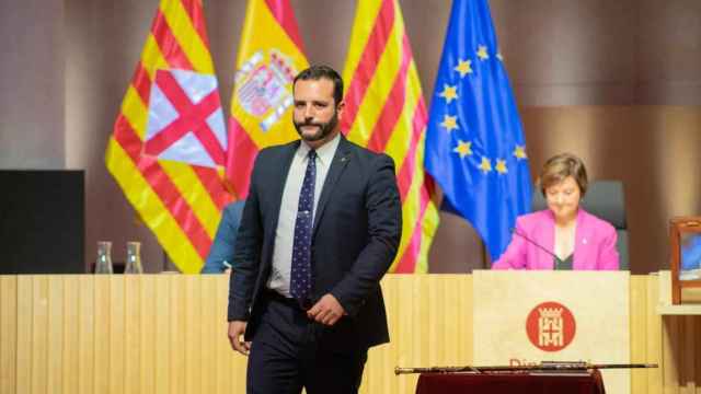 El concejal Jordi de la Fuente recogiendo su acta en la Diputación de Barcelona / VOX SANT ADRIÀ