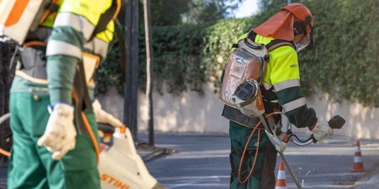 Nuevas medidas para limpiar las calles de Castelldefels / AJ CASTELLDEFELS