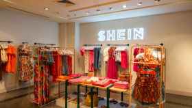 Nueva pop-up de Shein en Barcelona / LUIS MIGUEL AÑÓN