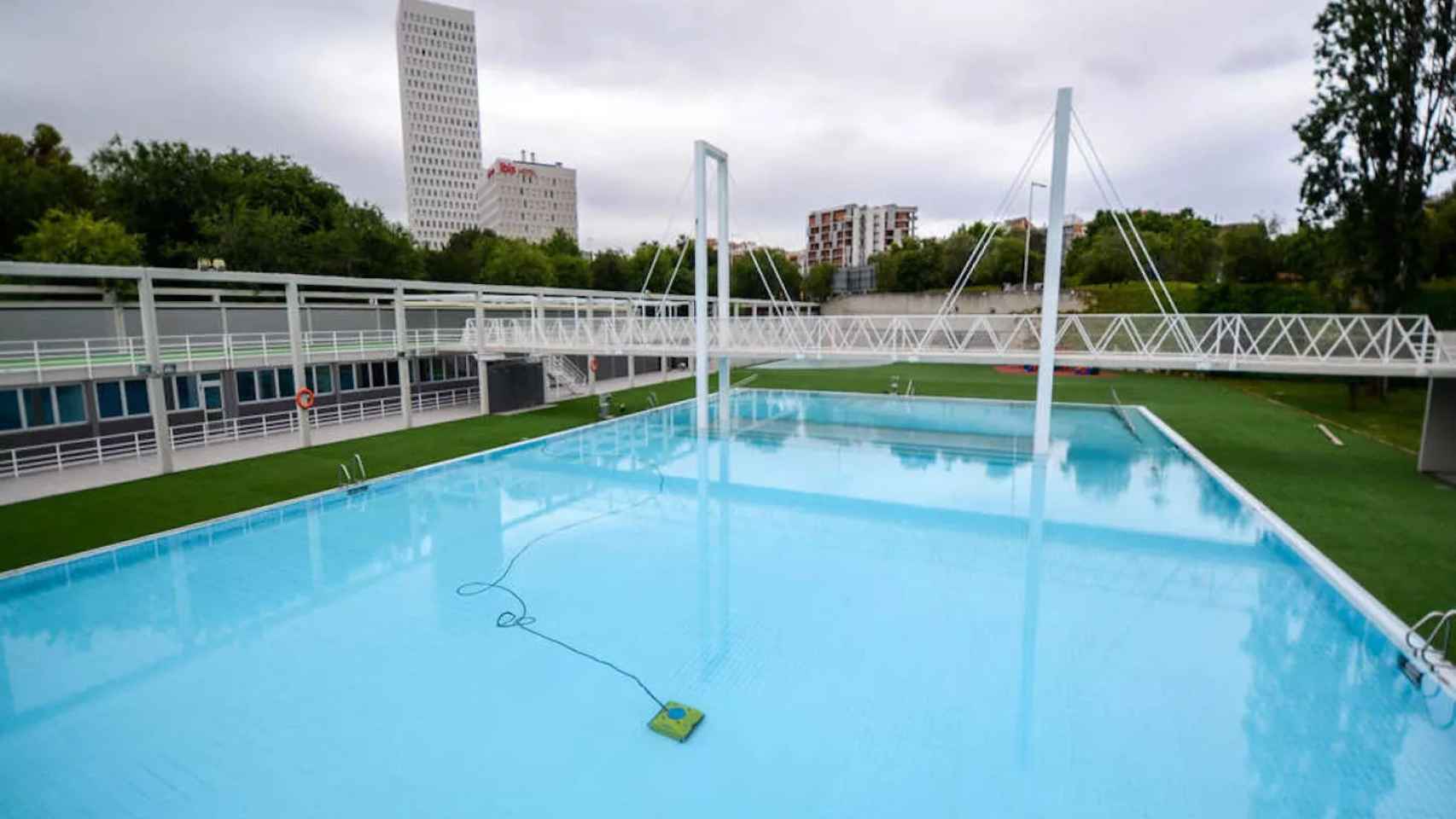 Piscina de Can Zam / Ajuntament de Santa Coloma