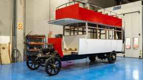 El primer autobús que circuló por Barcelona / TMB