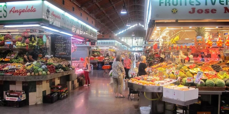 Nave central del mercado de La Concepció / Archivo