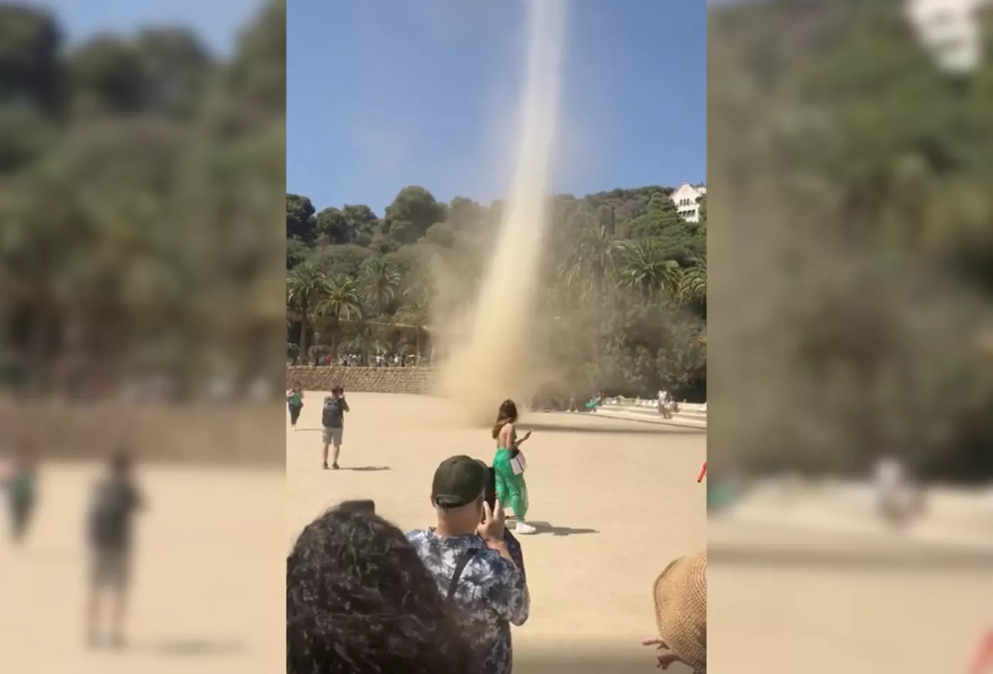 Un pequeño tornado en el Park Güell pone en alerta a los visitantes / METRÓPOLI