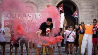 Los socorristas de Barcelona redoblan la presión sobre el Ayuntamiento bajo la amenaza de huelga en agosto