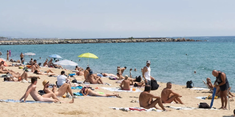 Playa nudista de la Mar Bella / SIMÓN SÁNCHEZ