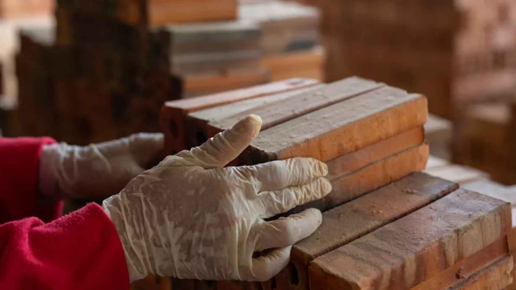 Trabajador en una almacén