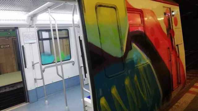 Grafitis en el metro de Barcelona / Archivo