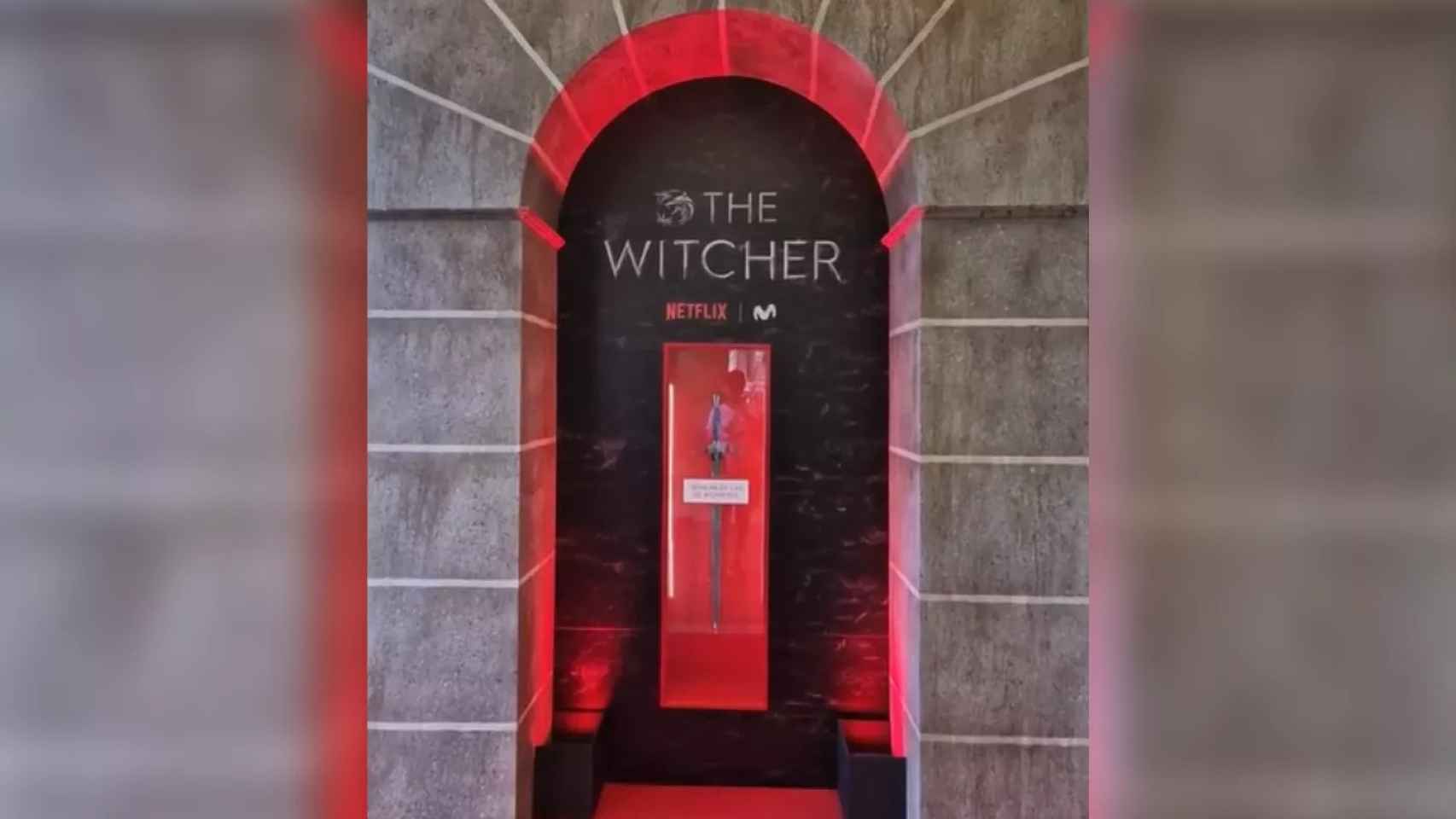 Exposición de The Witcher en el Movistar Center de Plaça Catalunya en Barcelona / TIKTOK