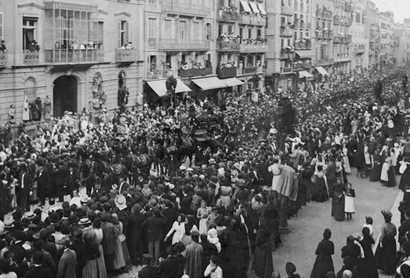 Funeral de Jacint Verdaguer en Barcelona en 1902 / ARCHIVO