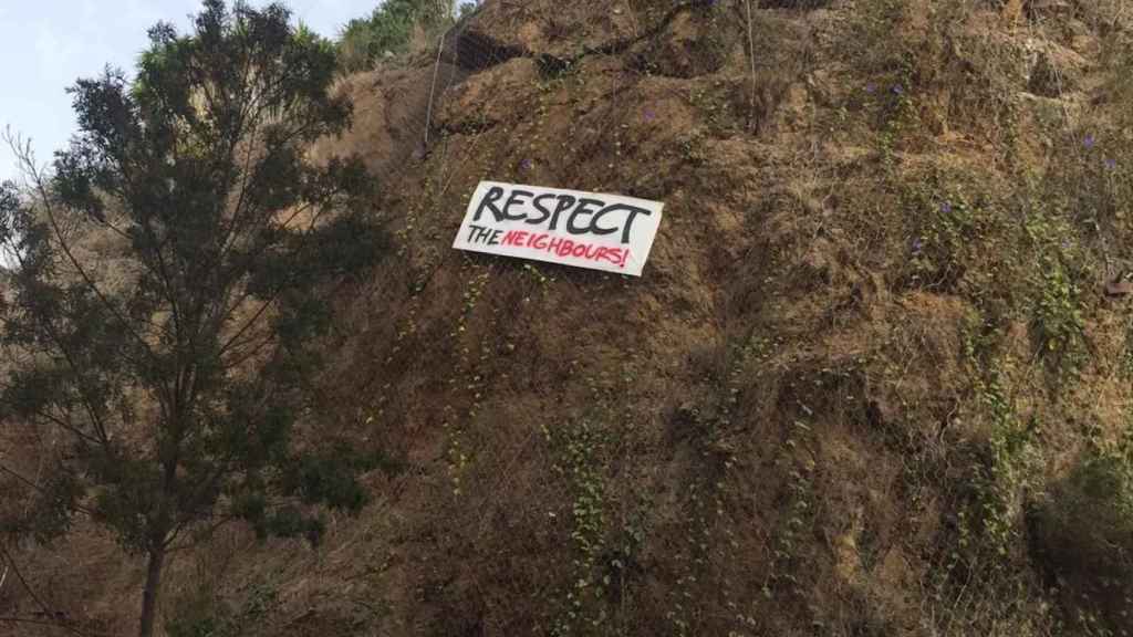 Pancarta en el turó de la Rovira de Barcelona / CONSELL VEÏNAL TURÓ ROVIRA