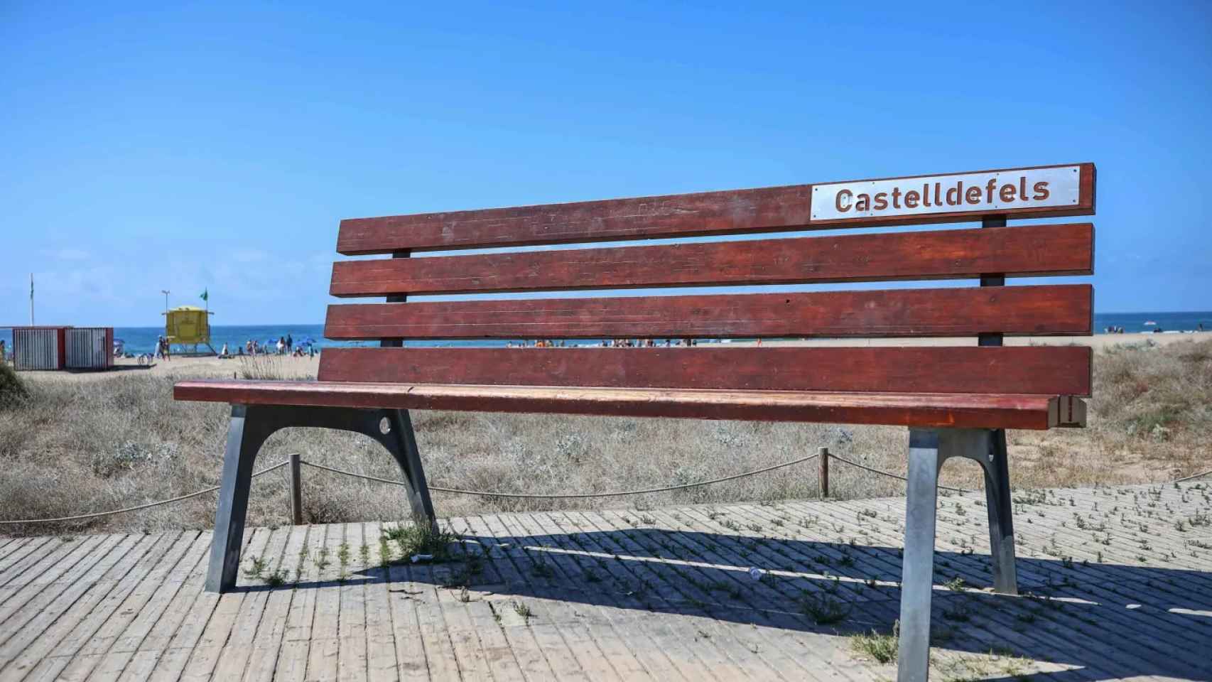 Banco de grandes dimensiones en Castelldefels / ARCHIVO