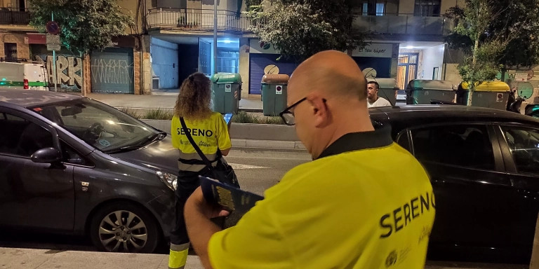 Un sereno y una serena de Santa Coloma / AJUNTAMENT SANTA COLOMA