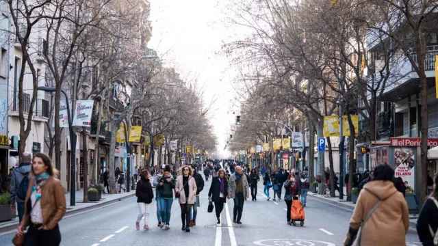 El corte de tráfico se hace en Creu Coberta entre la plaza de Espanya y la calle de Munné, y en Gran de Gràcia la calle Nil Fabra y la