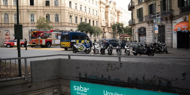 Incendio en un parking Saba de Barcelona / LUIS MIGUEL AÑÓN