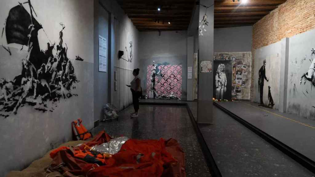 Sala de exposiciones del Museo Banksy de Barcelona / GALA ESPÍN