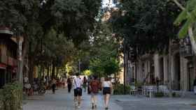 La calle Consell de Cent de Barcelona / LUIS MIGUEL AÑÓN