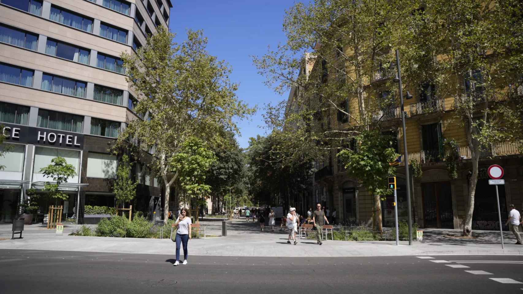 Estado actual de la calle del Consell de Cent / LUIS MIGUEL AÑÓN