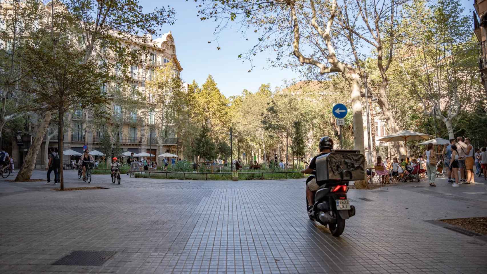 Superilla de la calle de Consell de Cent / LUIS MIGUEL AÑÓN