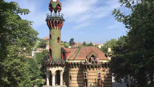 El capricho de Gaudí, en comillas (Cantabria) / WIKIPEDIA