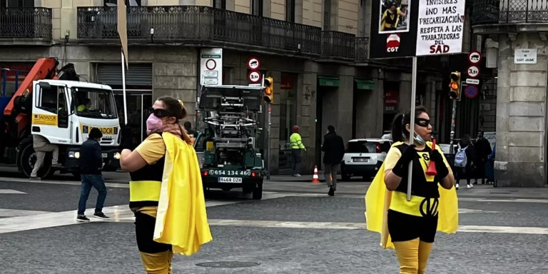 Dos manifestantes del SAD en Barcelona, en una manifestación de 2021 / TWITTER CGT