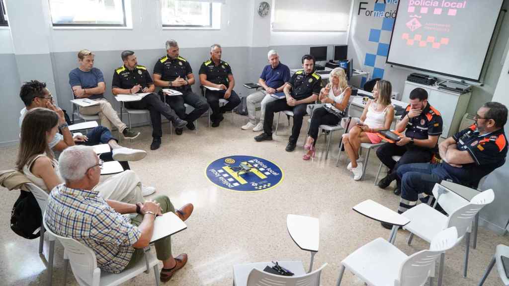 Reunión de seguridad previa a la Fiesta Mayor de Esplugues / AJ ESPLUGUES