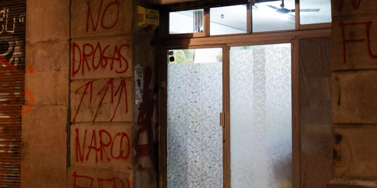 Los vecinos estallan contra un narcopiso de la calle de Valdonzella / GALA ESPÍN