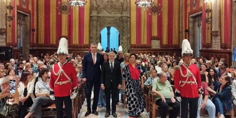 El alcalde Jaume Collboni, junto al alcalde de Kiev y a la pregonera de La Mercè / EUROPA PRESS