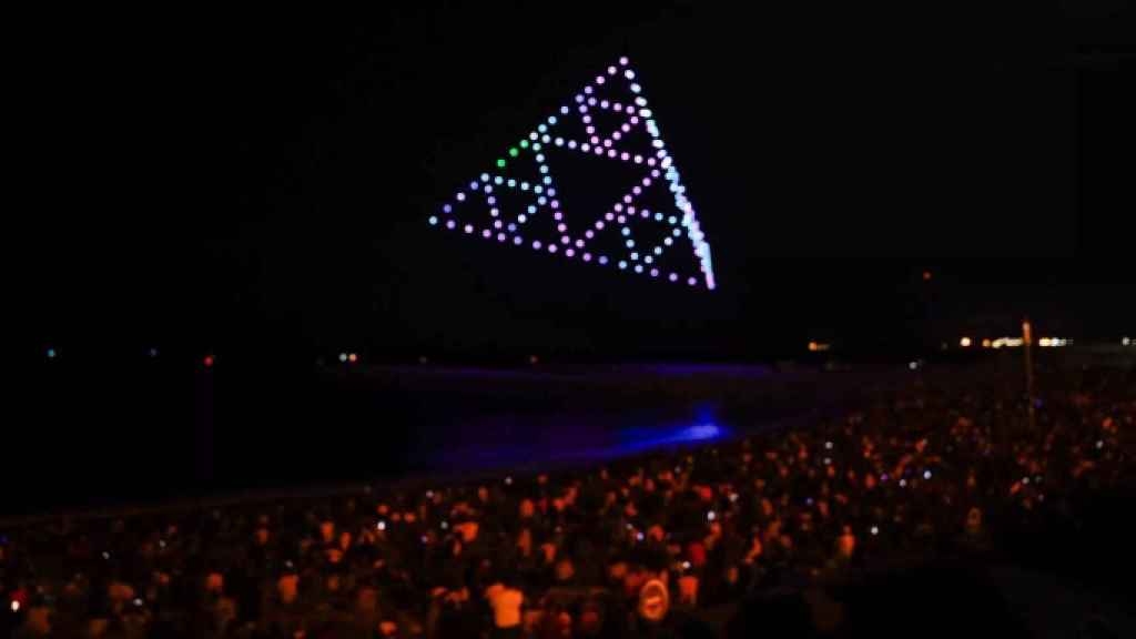 Espectáculo de drones en la playa de la Barceloneta por La Mercè 2023 / LUIS MIGUEL AÑÓN