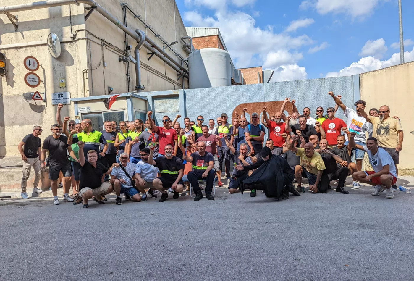 Trabajadores en huelga en la fábrica de Miquel y Costas de Barcelona / CGT CATALUNYA