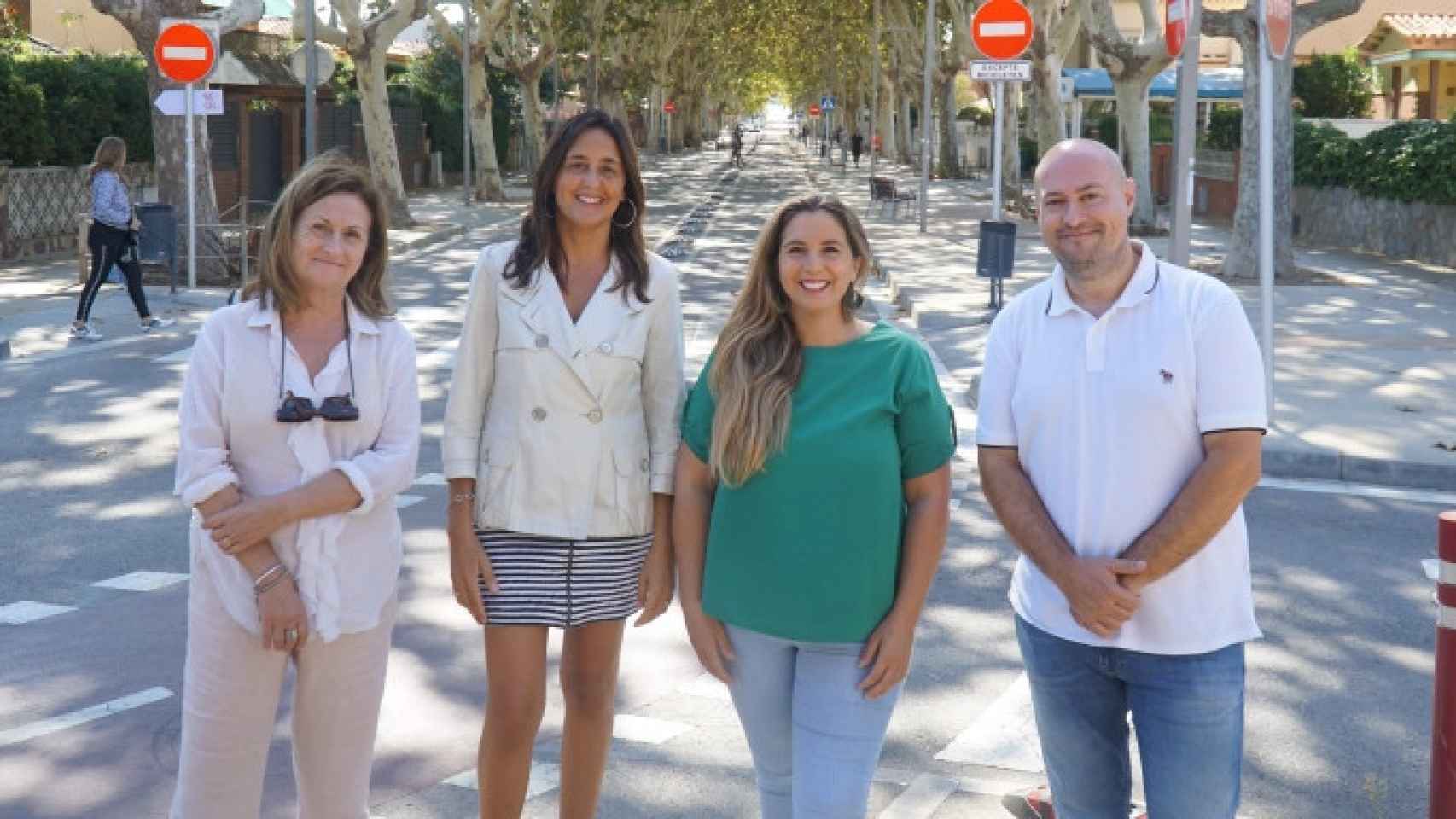 Partidos de la oposición en la avenida de la Pineda en Castelldefels