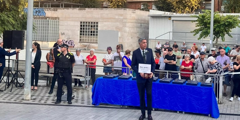 El alcalde de Badalona, Xavier García Albiol, en la presentación de 23 nuevos agentes de la Guardia Urbana / ÁNGELA VÁZQUEZ