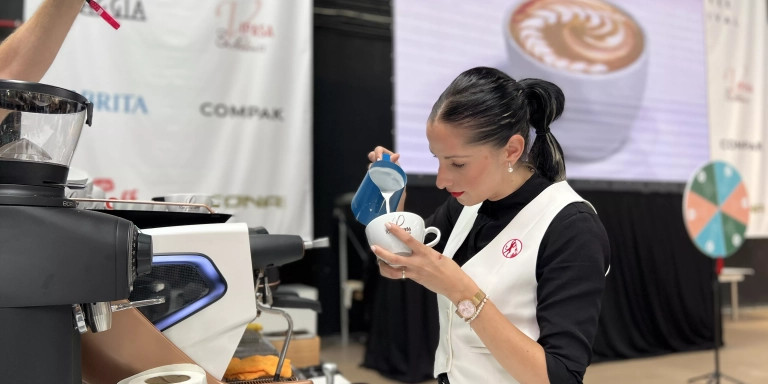 Preparación de un café durante el certamen / FÓRUM COFFEE FESTIVAL