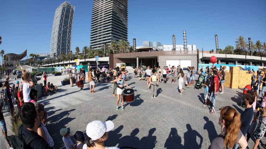 Acto de inauguración del nuevo acceso del Moll del Mestral / AJ BCN