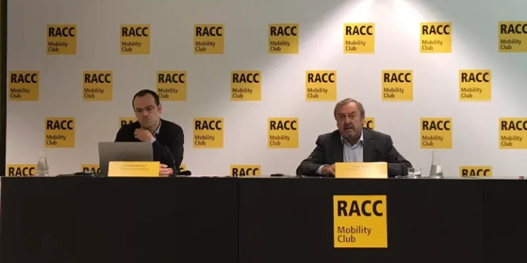 El director del Área de Movilidad del RACC, Cristian Bardají, junto al presidente del club, Josep Mateu / RP