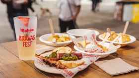 Un plato de Bravas del Mahou Bravas Fest