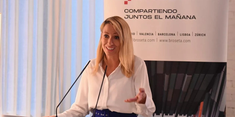 La segunda teniente de alcalde de Barcelona, Maria Eugènia Gay, en el acto de Broseta / DAVID CAMPOS