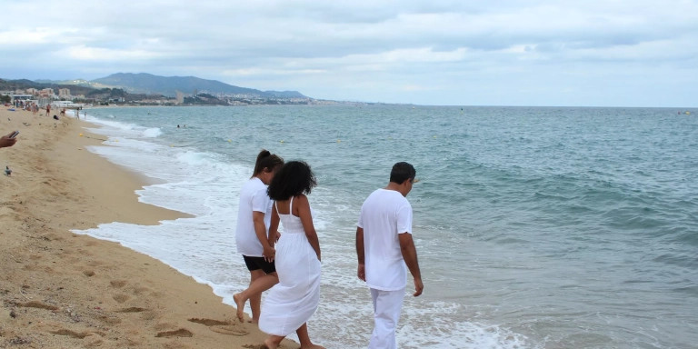 Un bautismo evangélico en la playa de Badalona / RRSS