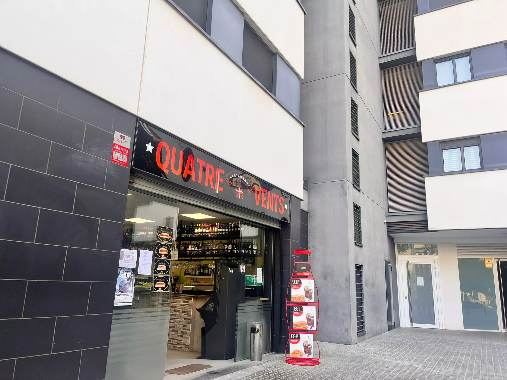 Exterior del restaurante Quatre Vents de Barcelona / METRÓPOLI