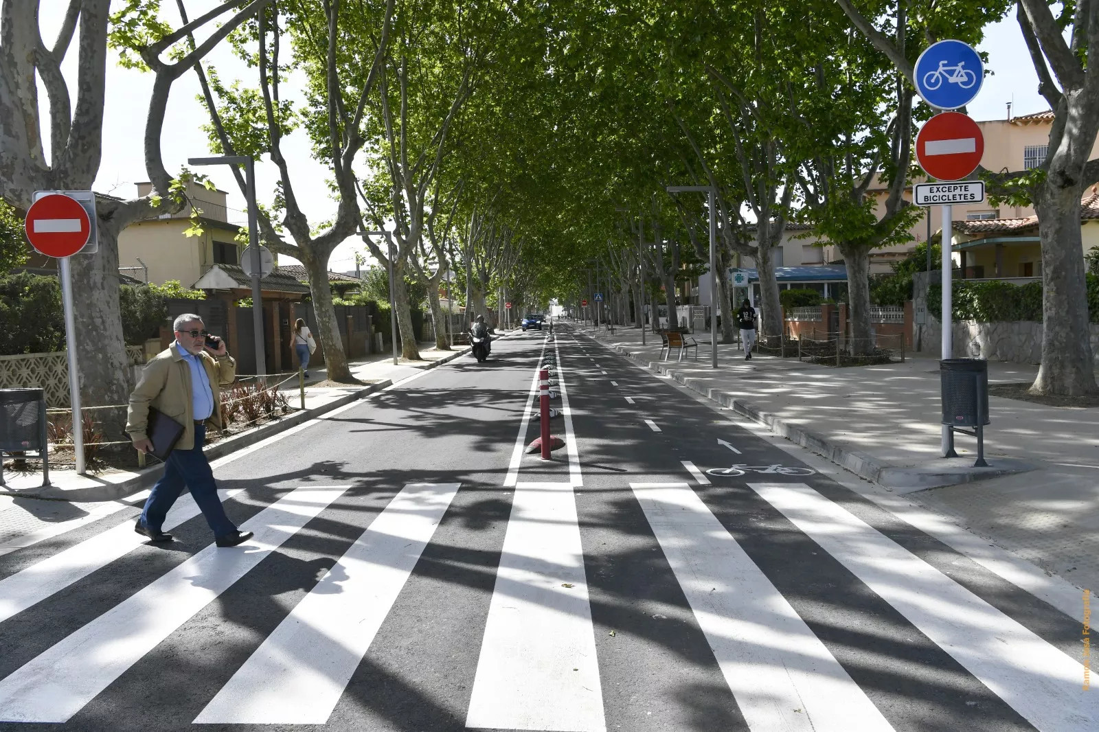 Carril bici de l'Avinguda de la Pineda en Castelldefels / CEDIDA