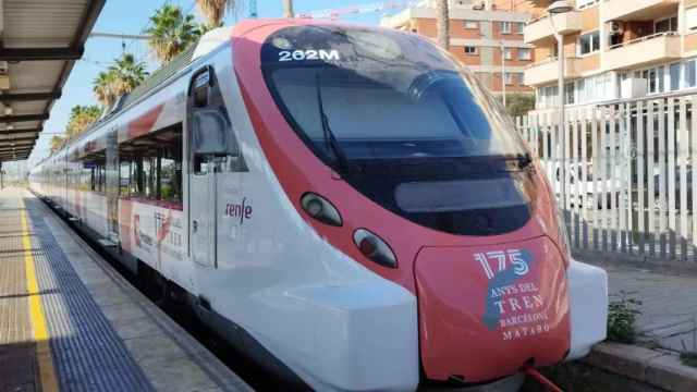 El tren vinilado de Rodalies en una imagen de archivo / RODALIES