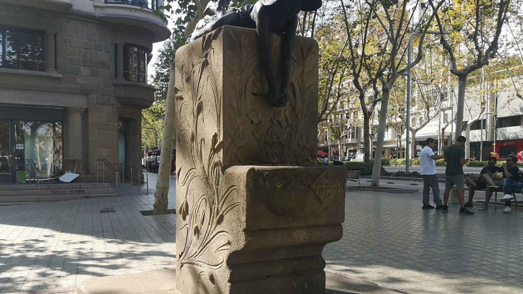 La fuente con una rana en la Diagonal que pocos conocen en Barcelona / INMA SANTOS