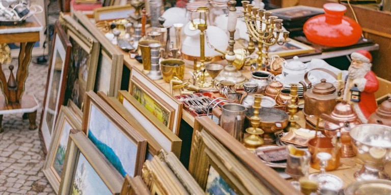 Mercadillo de segunda mano en Barcelona / Unsplash