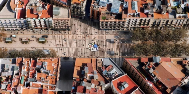 Aspecto de la futura Rambla a la altura del mosaico de Joan Miró