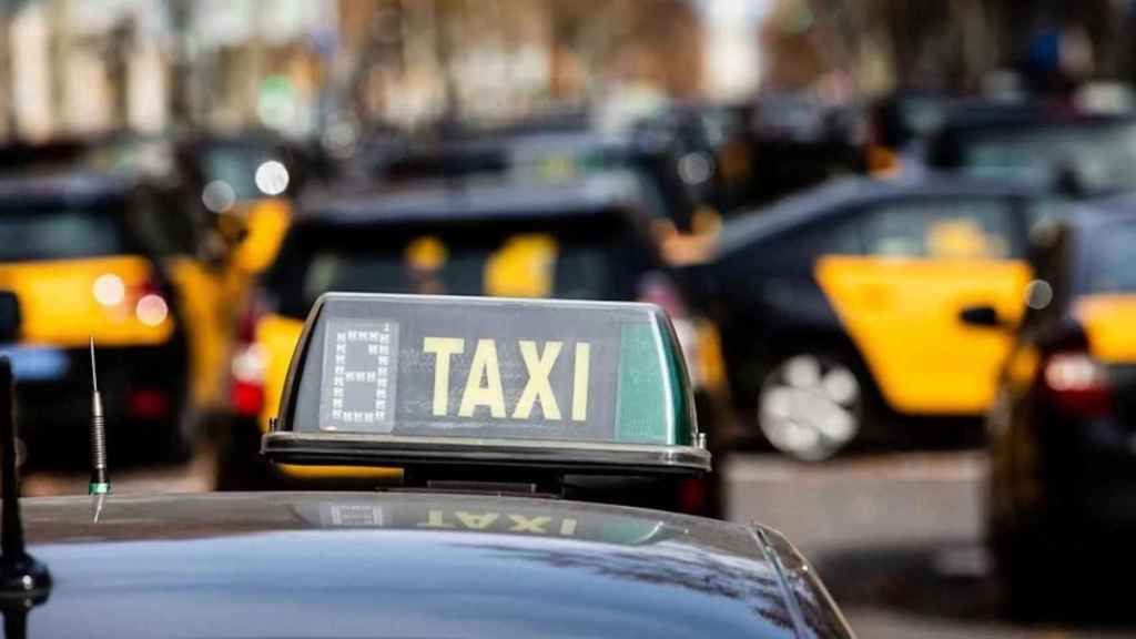 Taxis en Barcelona durante una movilización / EUROPA PRESS