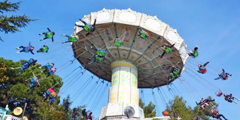 Atracción 'Diavolo' del Tibidabo / TIBIDABO