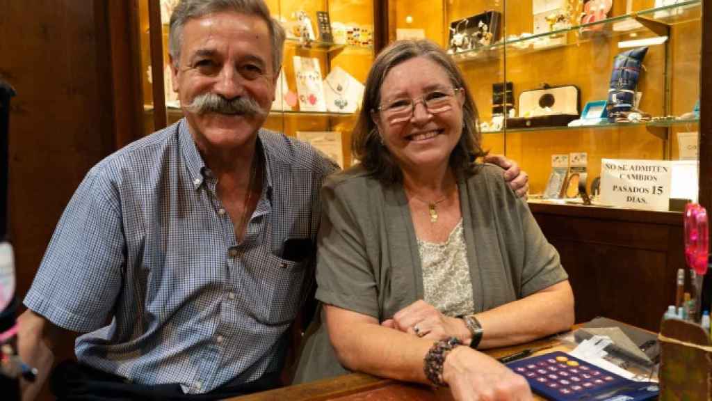 Rosa Marta y Joaquim en la Joyería Marsans Maluquer